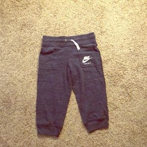 Capris Nike sweatpants
